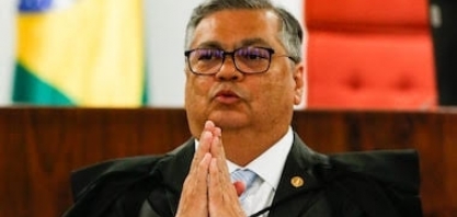 Flávio Dino se alarga ante a incompetência de Lula contra as queimadas