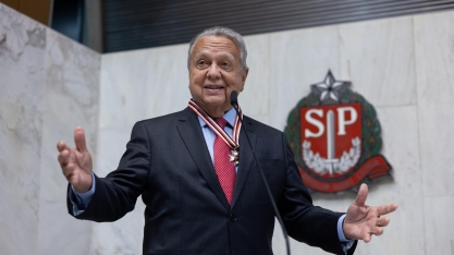 Ex-ministro Roberto Rodrigues é homenageado com Colar de Honra ao Mérito