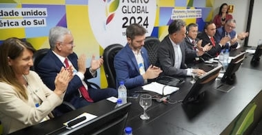 Brasil exporta modelo da bancada do agro para países do Mercosul