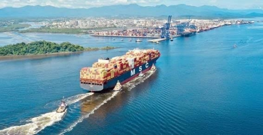 Portos do País não suportam metade da capacidade de novos porta-contêineres