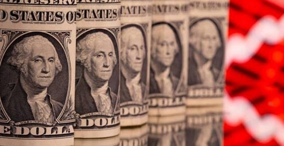 Dólar fecha em alta e Bolsa cai com tensões crescentes no Oriente Médio