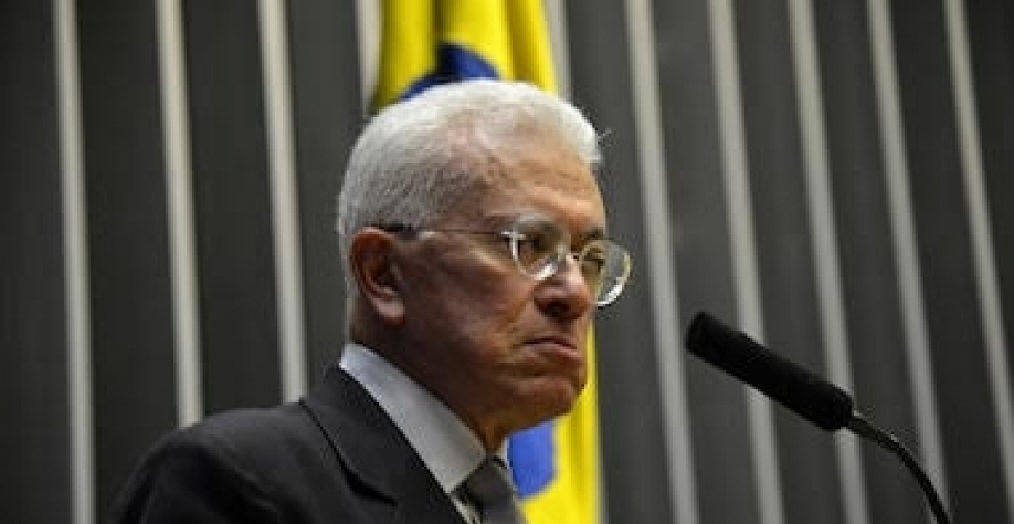 ‘Legado institucional de Lula é zero’, diz Mangabeira Unger a empresários