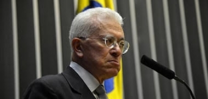 ‘Legado institucional de Lula é zero’, diz Mangabeira Unger a empresários