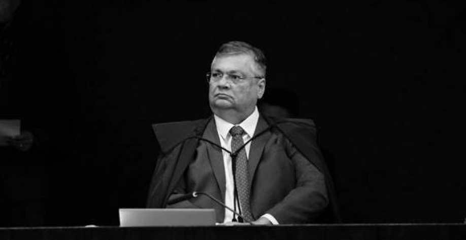 Ao censurar livros, Flávio Dino afronta a Constituição – Editorial Folha