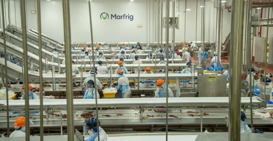 Marfrig  reverte prejuízo, lucra R$ 79,1 milhões no 3T24