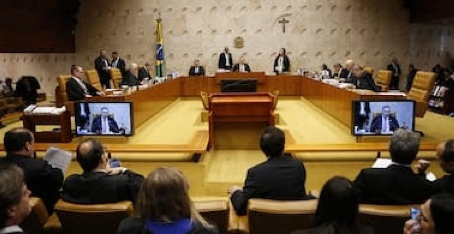 STF: Seus ministros são os únicos autorizados a governar o Brasil