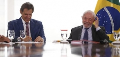 Governo Lula morde o próprio rabo com pacote desmilinguido