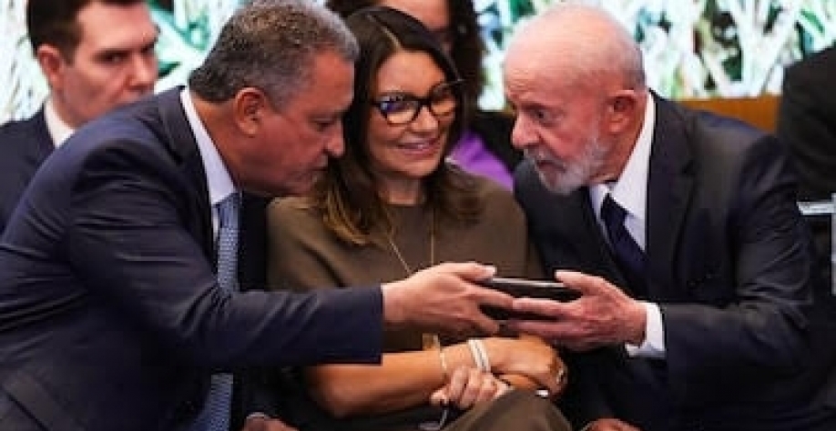 Lula deixou de ser o presidente para se tornar um meme na internet