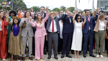 Ato para 8/1 foi organizado por amadores e gafe de Lula destoou”