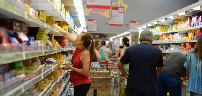 Preço dos alimentos ofusca aumento da renda e trava poder de compra