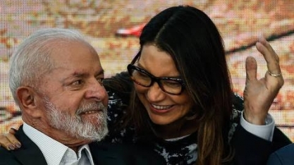 ‘Janja fará o que quiser’, diz Lula sobre críticas à viagem dela a Paris