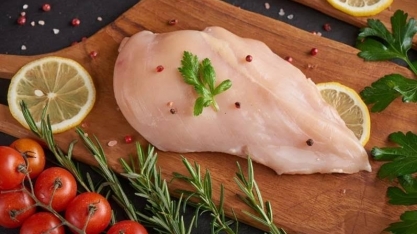Exportações de carne de frango crescem 18% em volume e 23% em faturamento