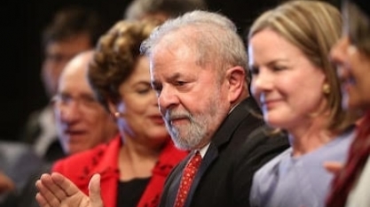 Governo Lula é Gleisi na política e Dilma na economia
