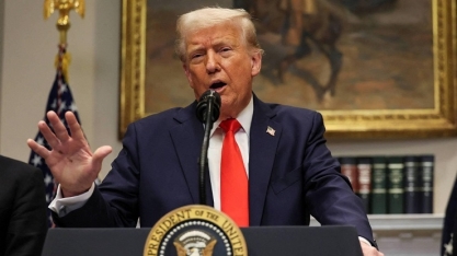 Trump dobra tarifas contra a China e taxa de 25% para Canadá e México