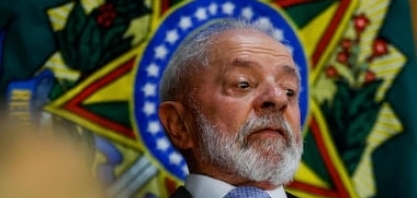 Brasileiros culpam política econômica de Lula pela inflação, diz pesquisa