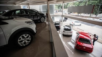 Fenabrave: Vendas de veículos recuam 5,5% em relação a abril de 2024