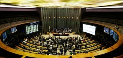 Setor privado se une para tentar barrar no Congresso aumento do IOF