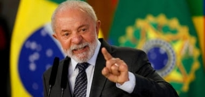 Lula parece boxeador de luta amadora enquanto leva surra do Congresso