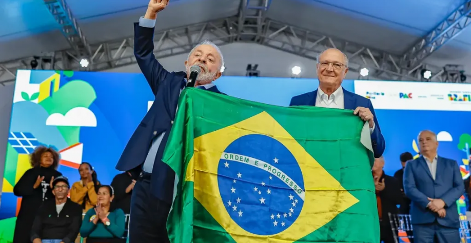 Os 50% são arrasadores e Lula está saltitante – Por Eliane Cantanhêde