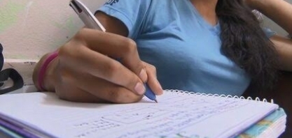 Lula compra apenas livros de português e matemática para o ensino básico