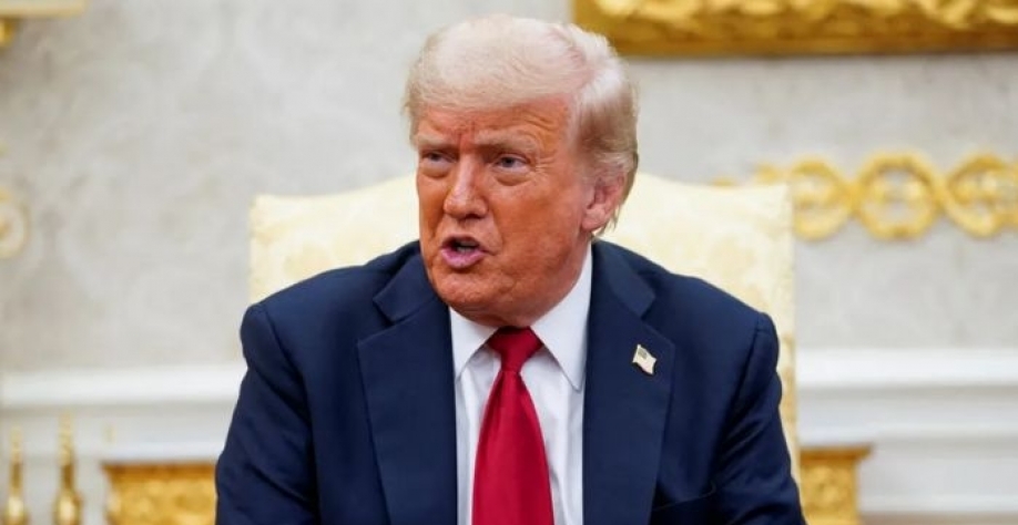  Trump vai aumentar venda de IA para aliados e afrouxar regras ambientais