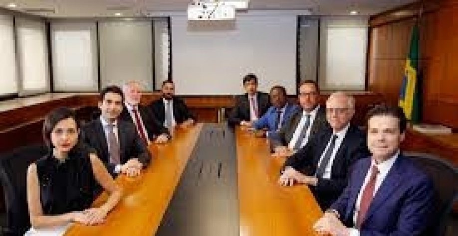 BC mantém Selic em 15% ao ano e interrompe ciclo de alta de juros