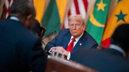 Trump desafia limite legal de seus poderes ao impor 50% de taxa ao Brasil