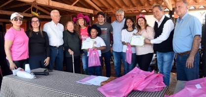 Alunos visitam nascentes de água e aprendem sobre preservação ambiental 