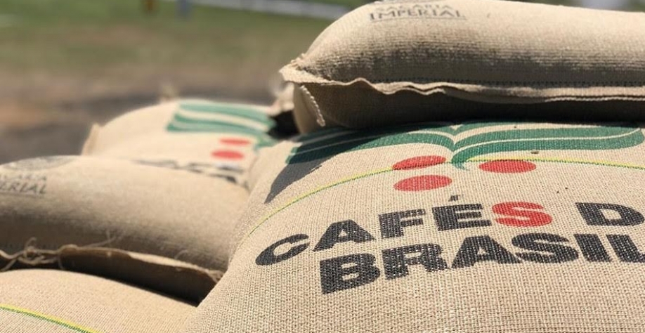 Pessimismo com tarifaço toma conta do mercado do café e preço sobe em NY