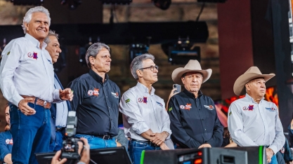 Sem a presença de Michelle, Tarcísio defende Bolsonaro em Barretos