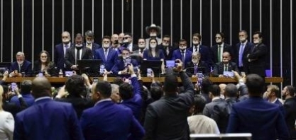 Na volta Congresso tem motim no plenário e bate-boca com governistas