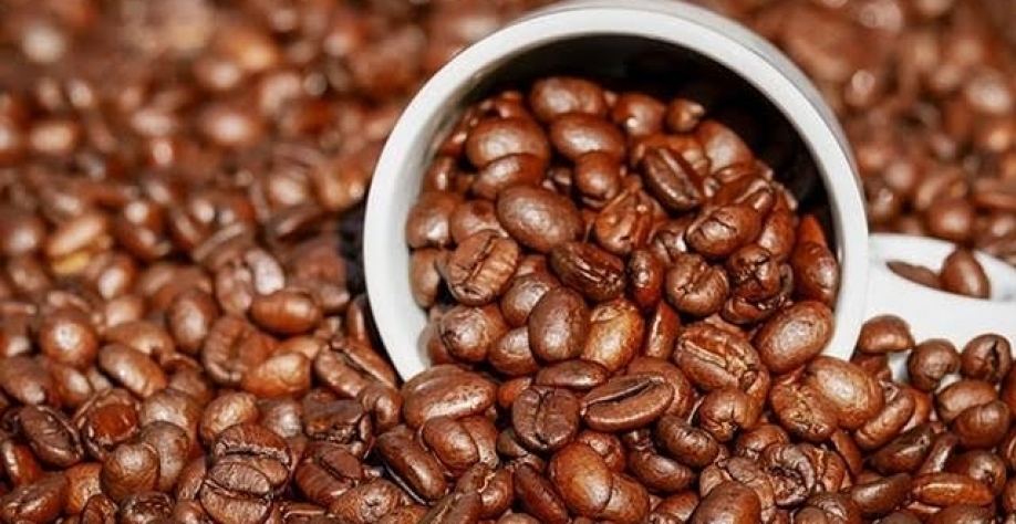 Café registra forte queda em NY enquanto setor busca saída ao tarifaço