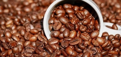 Café registra forte queda em NY enquanto setor busca saída ao tarifaço