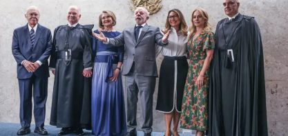 Fachin assume presidência do STF e diz que Judiciário não é espetáculo