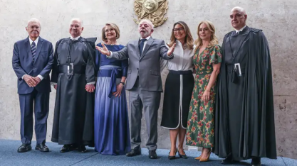 Fachin assume presidência do STF e diz que Judiciário não é espetáculo