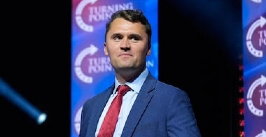 Morte de Kirk leva a caçada a detratores;Nikolas lidera campanha no Brasil