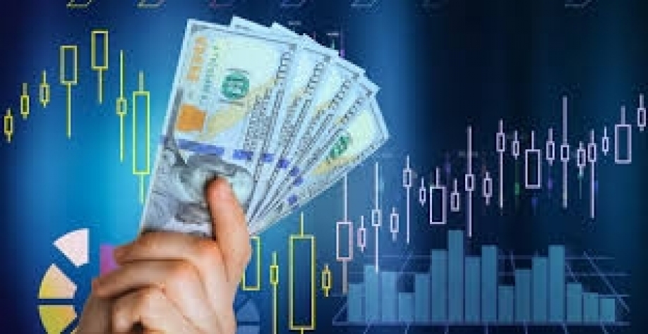 Bolsa fecha com novo recorde e dólar cai com juro dos EUA e Brasil no foco