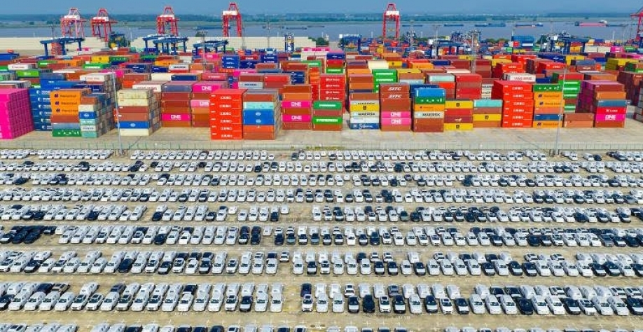 China abocanha fatia dos EUA no comércio global