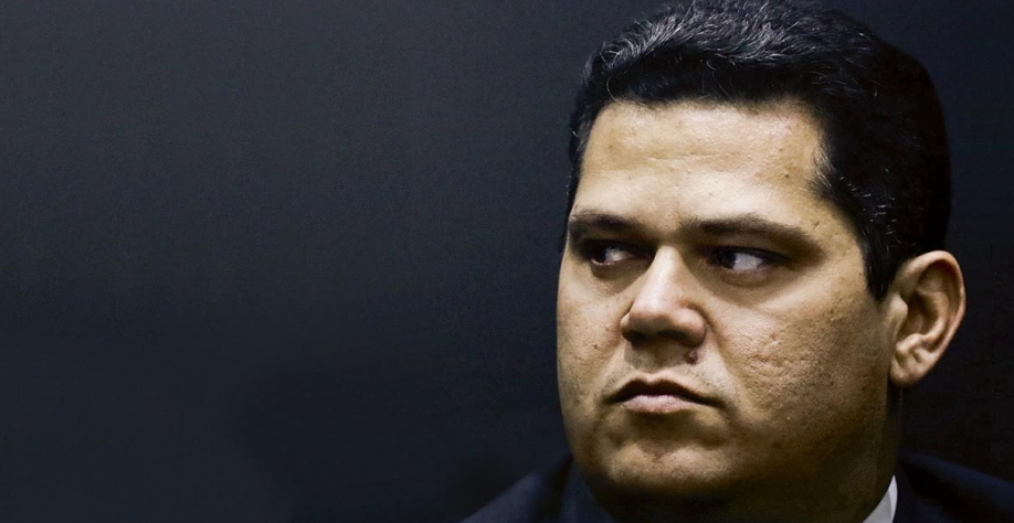  Alcolumbre cancela sessão para votar vetos ao licenciamento ambiental