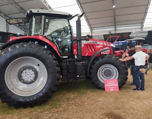 Receita de vendas de máquinas agrícolas caiu 1,8% em setembro, diz Abimaq