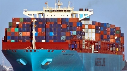 Maersk testa etanol em combustível marítimo antes de negociar com usinas 