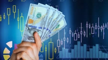 Ibovespa supera os 148 mil pontos e renova recorde; dólar fecha a R$ 5,35