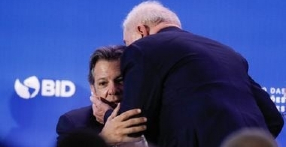 Governo e Congresso tocam violino no Titanic da dívida