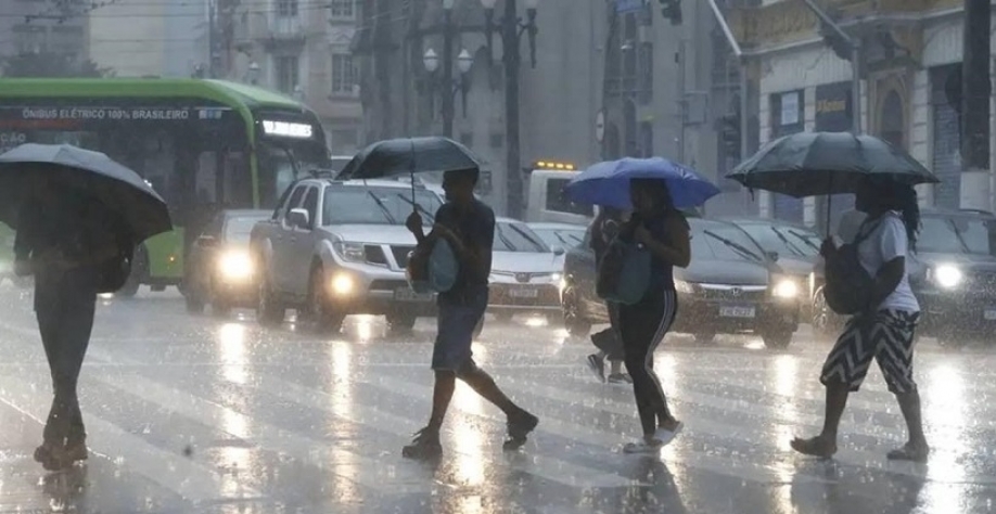 Por que está chovendo tanto no Brasil? Entenda