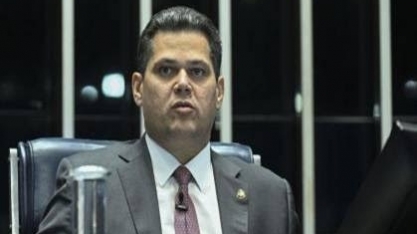 Alcolumbre reage a críticas e nega ter pautado “bomba fiscal”