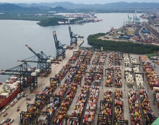 Superávit comercial do Brasil salta mesmo com queda nas vendas para os EUA