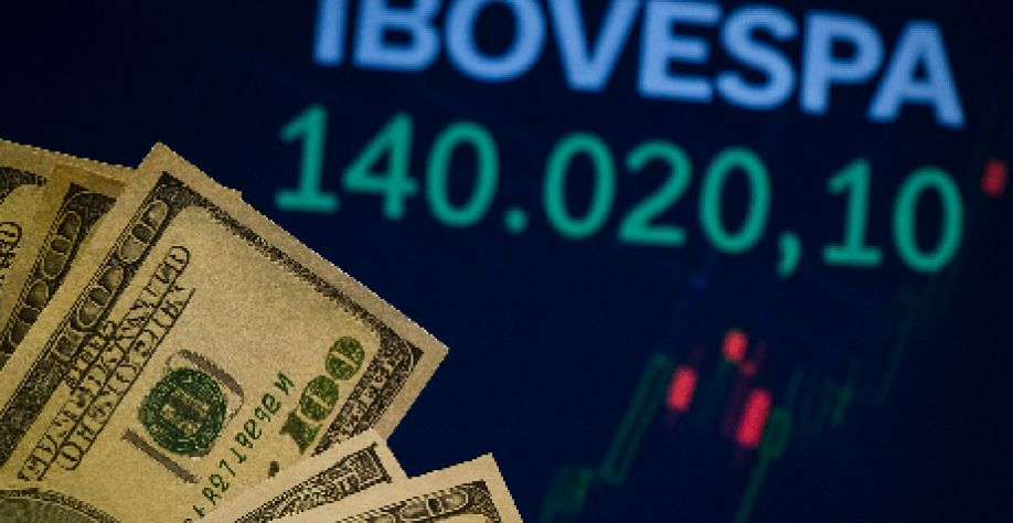 Ibovespa supera os 155 mil pontos; dólar cai a R$ 5,30