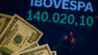 Ibovespa supera os 155 mil pontos; dólar cai a R$ 5,30