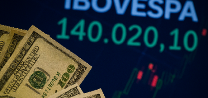 Dólar sobe e fecha em R$ 5,29; bolsa cai 0,30%