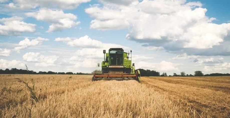 Grandes safras e juros elevados devem reduzir margens de empresas do agro
